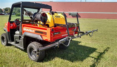 skid mounted sprayer with boom